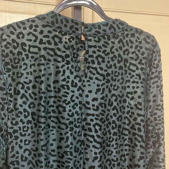 Lane Bryant Green Long Sleeve Velvet Burnout Mock Neck Top Women's Size 18/20 - Picture 7 of 12